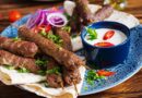 Shish kebab cu vita si oaie, lipie si sos de iaurt cu ardei iute - Reteta turceasca
